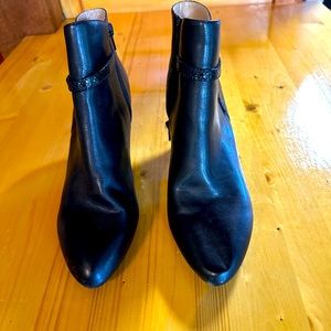 Women’s dress ankle boots!!! Black!! Size 10 women’s